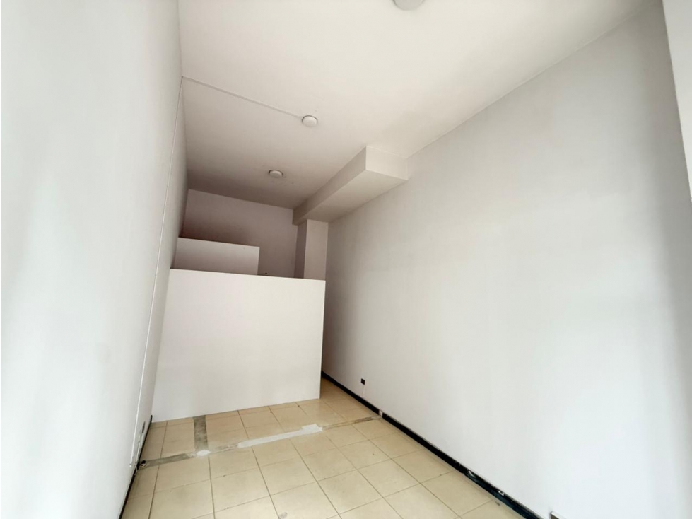 ¡Gran oportunidad de inversiÃ³n! Local comercial sobre la carrera 4 — foto 3