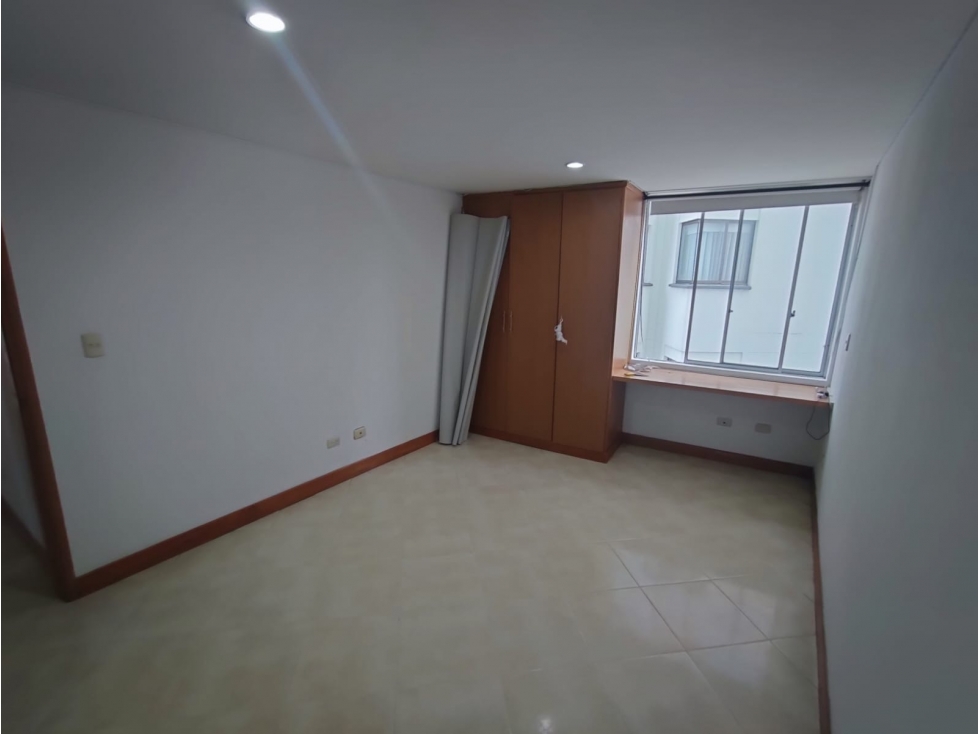 APARTAMENTO EN PINARES - 2 HABITACIONES, BALCÓN Y PARQUEADERO — foto 6