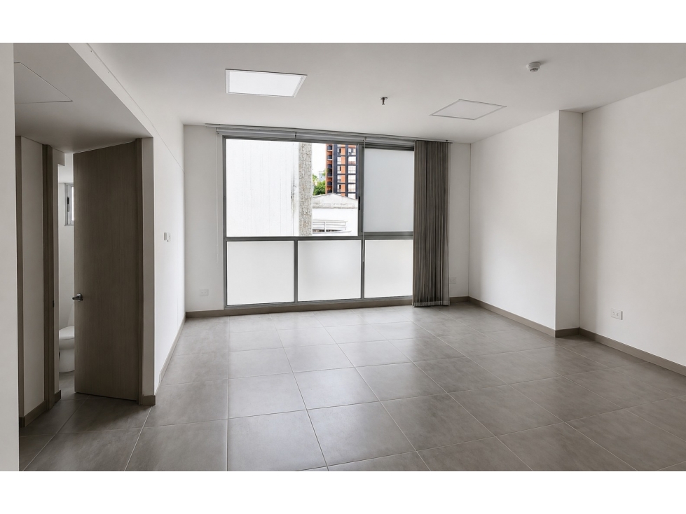 Oficina en Venta en Álamos Con Parqueadero Privado y Cocineta  