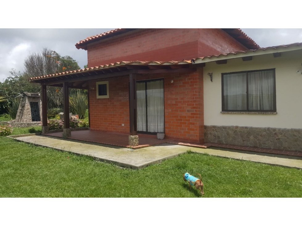 2.700 M² DE LOTE + 7 HABITACIONES | CASA CAMPESTRE EN RENTA