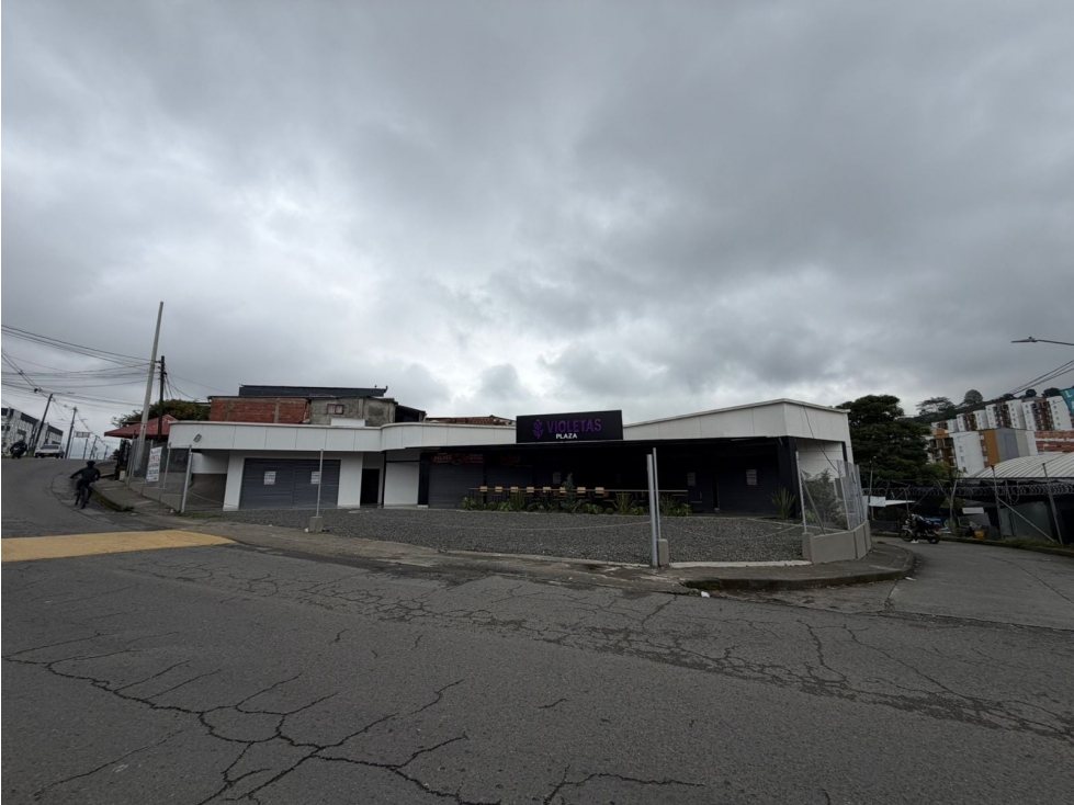LOCALES EN VENTA FRENTE A D1 - UBICACIÓN DE ALTO FLUJO COMERCIAL - 1