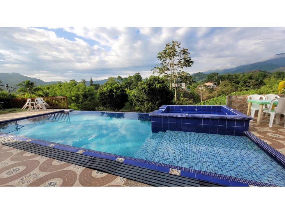 CASA CAMPESTRE EN EXCLUSIVO CONDOMINIO, COMBIA