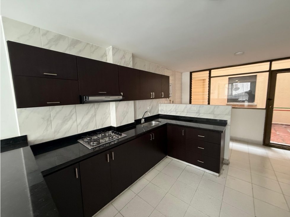 AMPLIO APARTAMENTO EN VENTA O RENTA CON PARQUEADERO