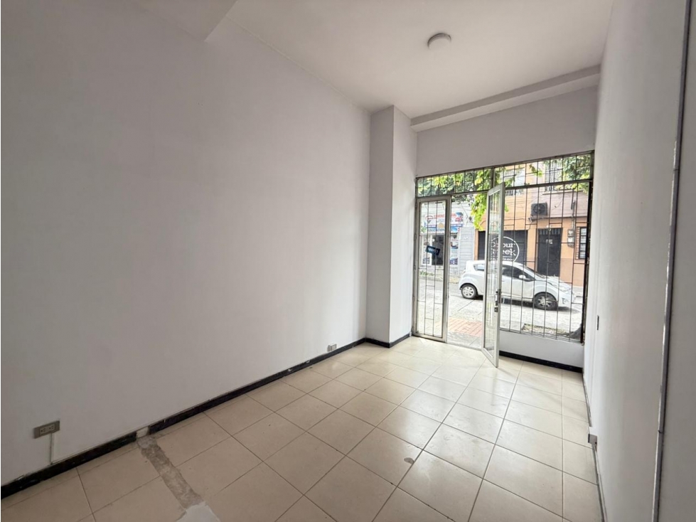 ¡Gran oportunidad de inversiÃ³n! Local comercial sobre la carrera 4 — foto 2
