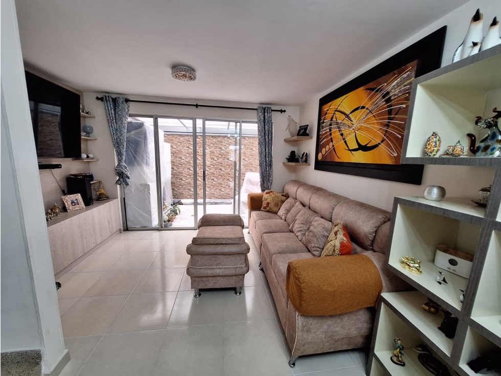 Casa Dúplex de 3 Pisos en Conjunto Cerrado Avenida Sur, Pereira