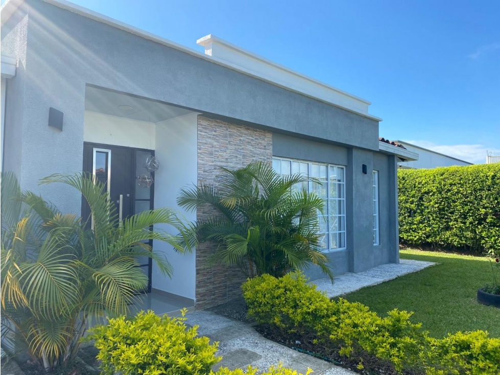 Casa Campestre en Cerritos- piscina, jacuzzi y más de 1.100 m²
