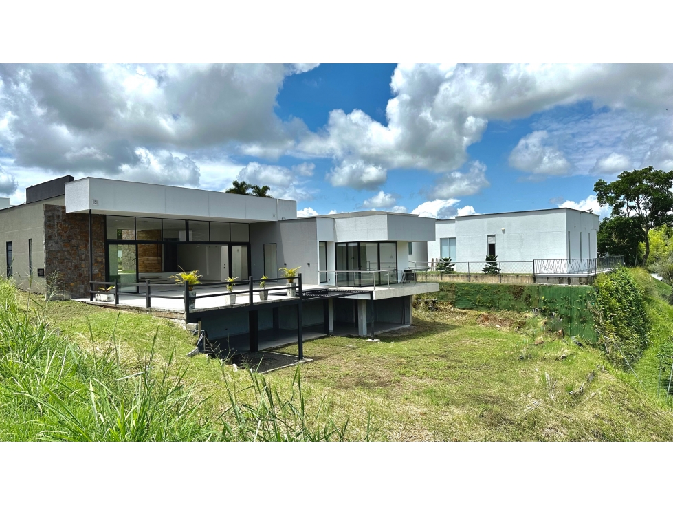 Moderna Casa Campestre en Venta Condominio en Combia, Pereira