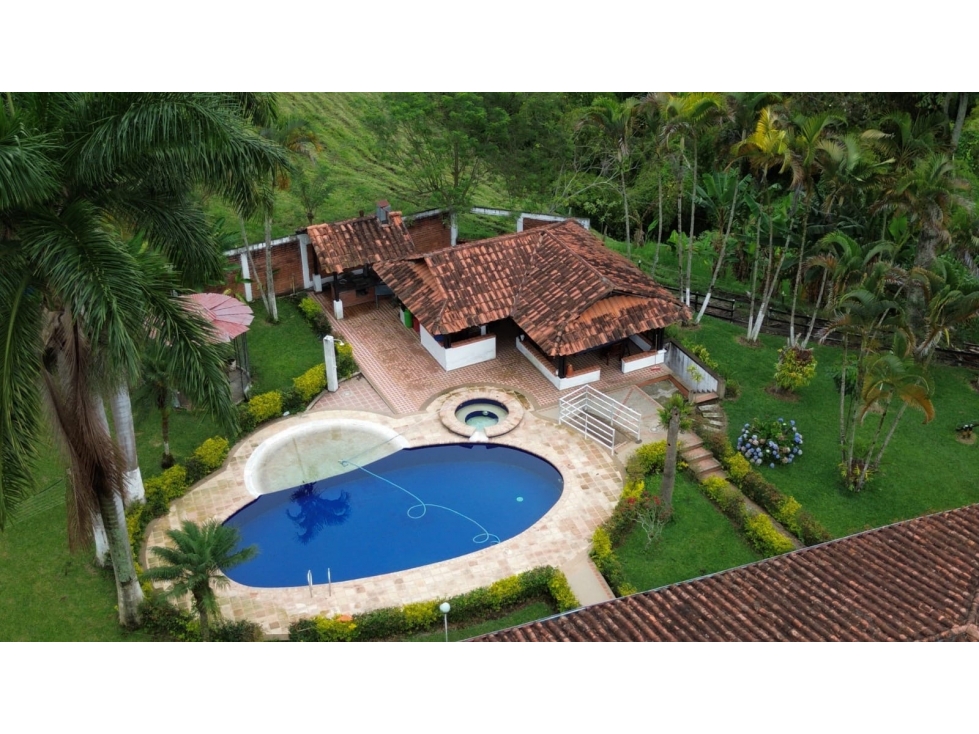Finca campestre en venta, piscina, jacuzzi y sauna, - AlcalÃ¡ - 2
