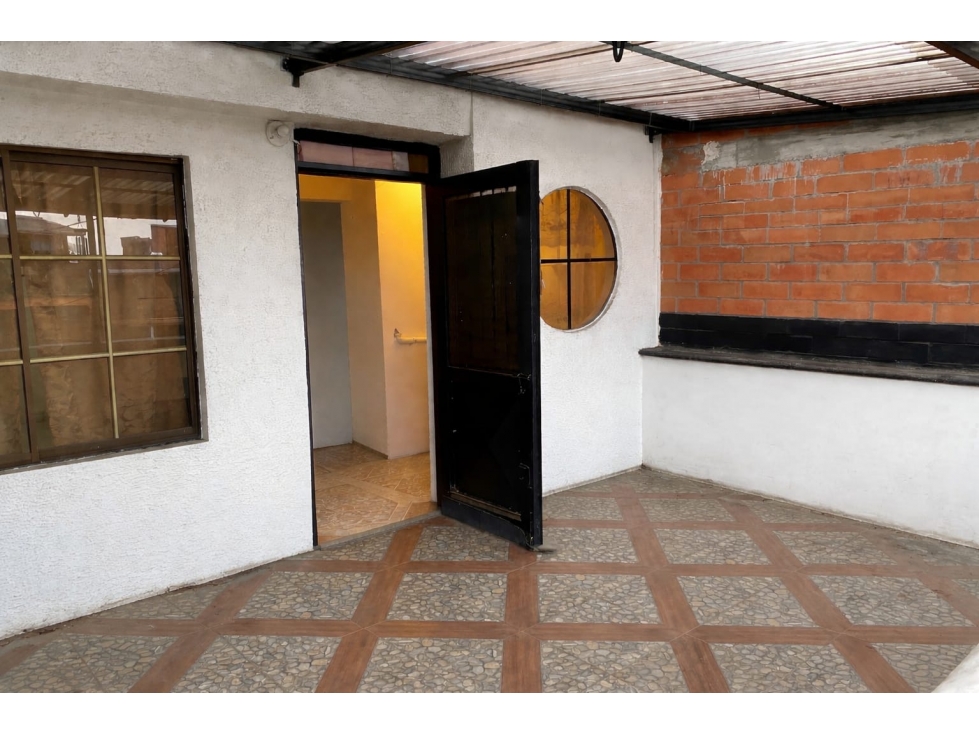 Casa de 3 niveles sobre avenida principal, Dosquebradas — foto 2
