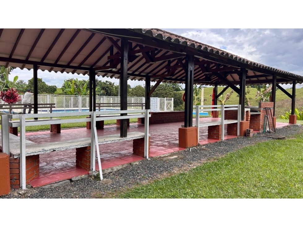 CHALET EN VENTA - CASI 4.000 M² DE NATURALEZA, VÍA A ALCALÁ - 6