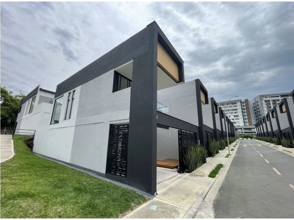 Casa en Cerritos, con 3 habitaciones, balcón y parqueadero doble — foto 2