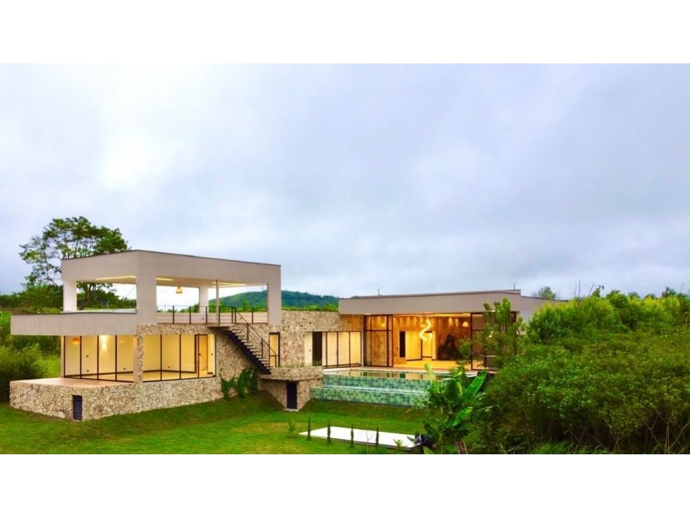 Casa Campestre de Lujo en Cerritos, 1890 m² con piscina y jacuzzi