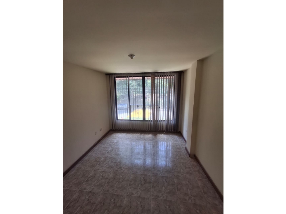 CASA AMPLIA EN POBLADO 1 - 5 HABITACIONES Y DOBLE PARQUEADERO — foto 5