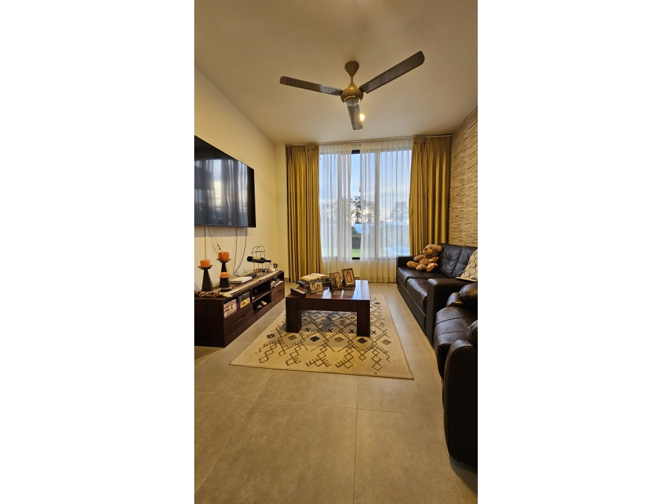 CASA CAMPESTRE EN CERRITOS - TECHOS DOBLE ALTURA, PISCINA Y JARDIN — foto 6