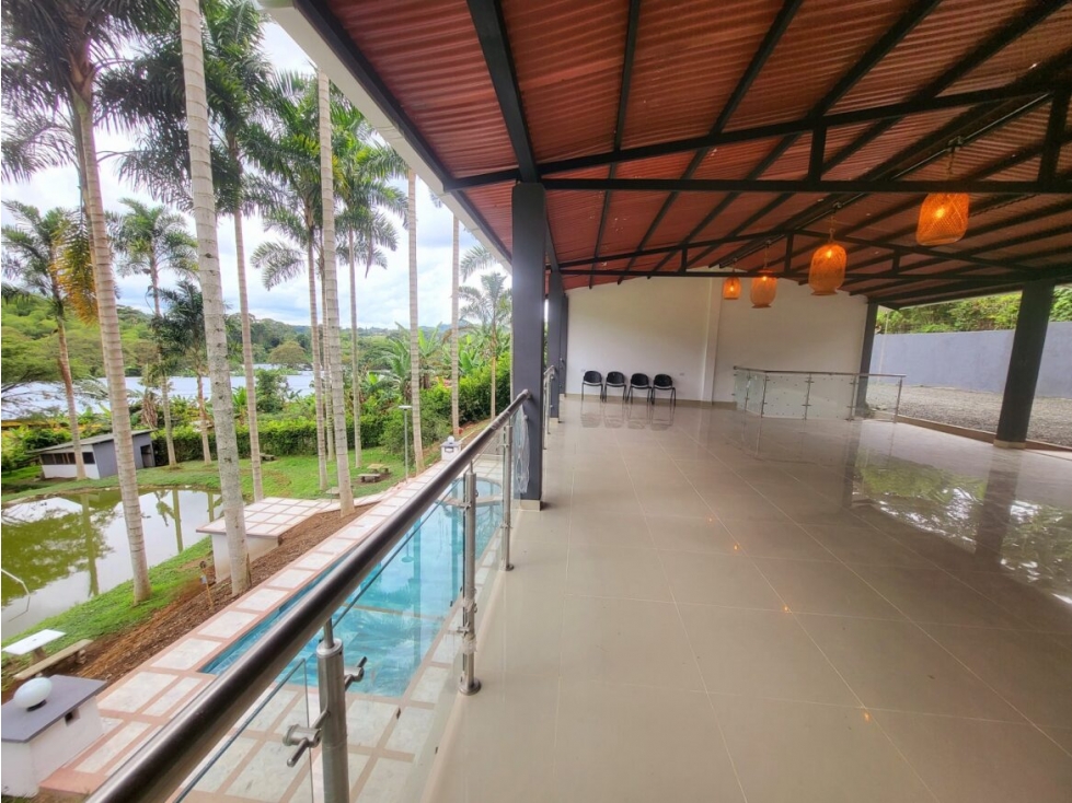 Finca campestre de uso comercial sobre vía principal en Combia — foto 6