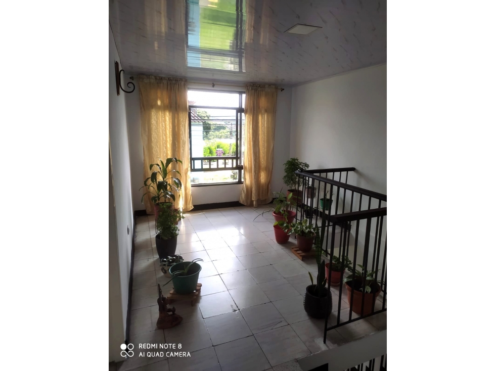 Casa Esquinera Peatonal de 2 Pisos Ciudadela Comfamiliar Cuba - 2