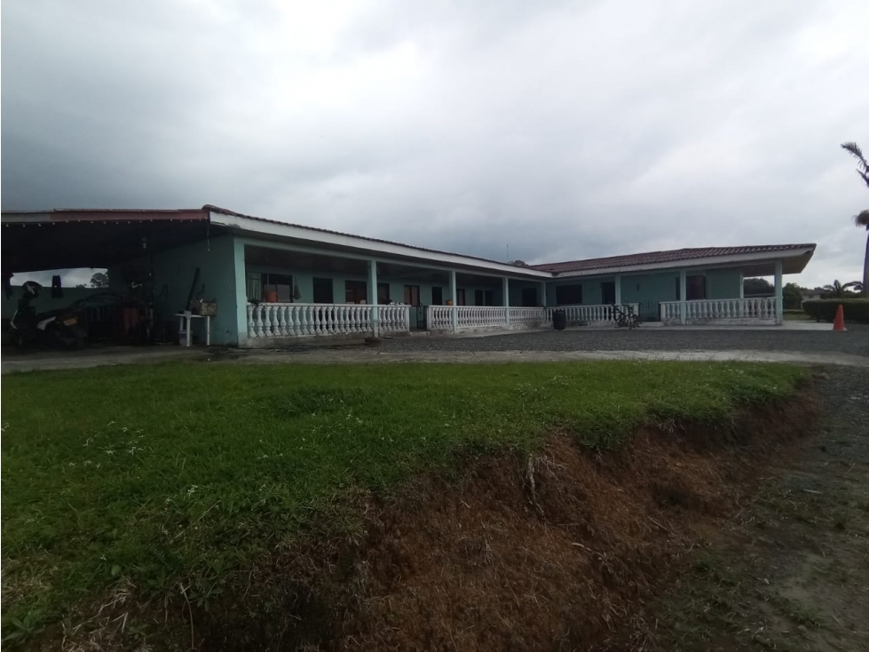Finca en venta en Guacarí con 65.000 m² y casa principal de 340 m — foto 4