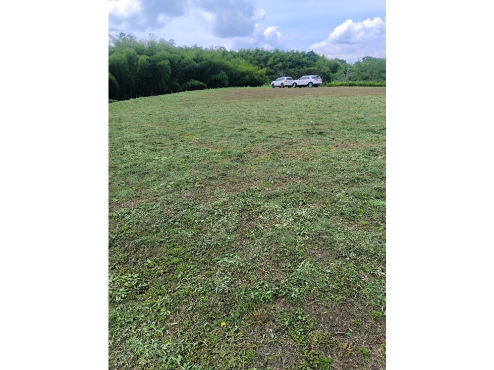 Lote plano en Cerritos Ideal para invertir o desarrollar — foto 4
