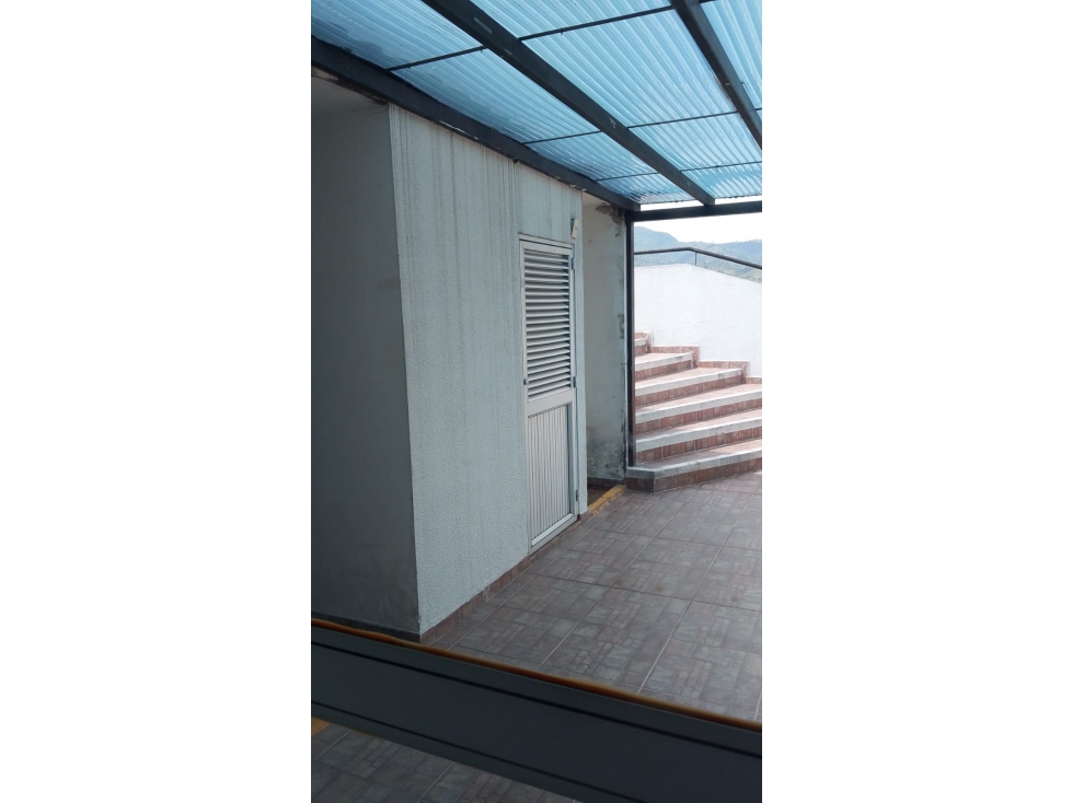 APARTAESTUDIO EN VENTA EN EL CENTRO DE PEREIRA DOS AMBIENTES — foto 2