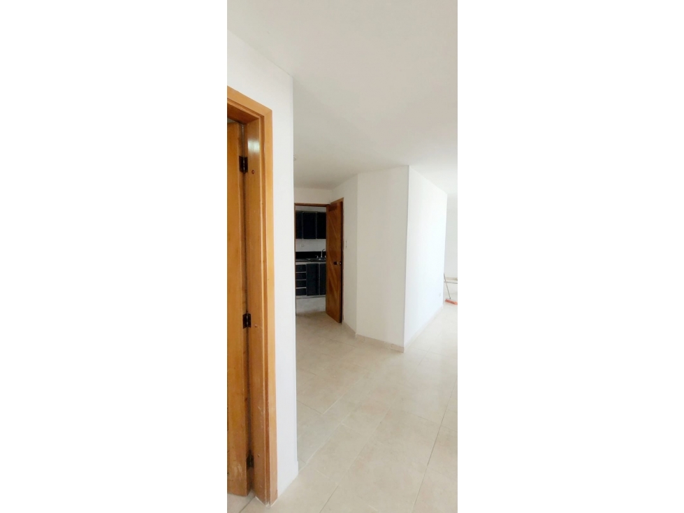 APARTAMENTO EN VENTA EN ÁLAMOS PISO ALTO + 2 PARQUEADEROS. — foto 2