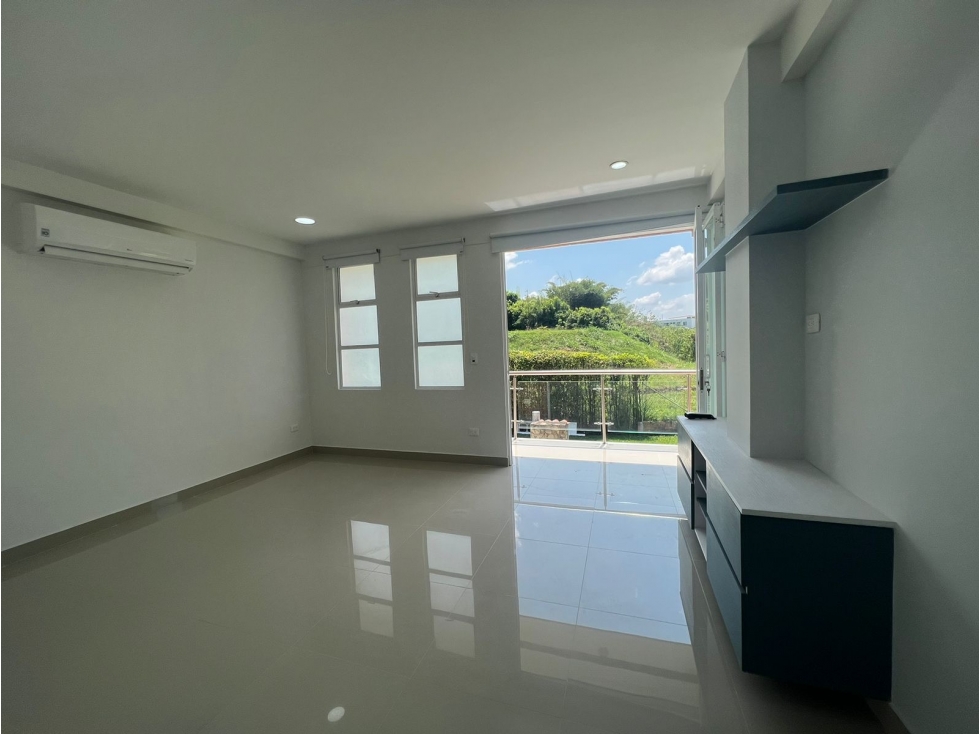 JACUZZI, 4 HABITACIONES Y LOTE PLANO | CASA CAMPESTRE EN CERRITOS — foto 2