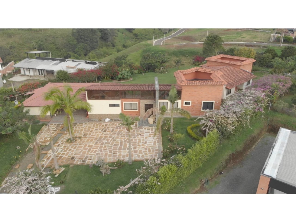 2.700 M² DE LOTE + 7 HABITACIONES | CASA CAMPESTRE EN RENTA — foto 4