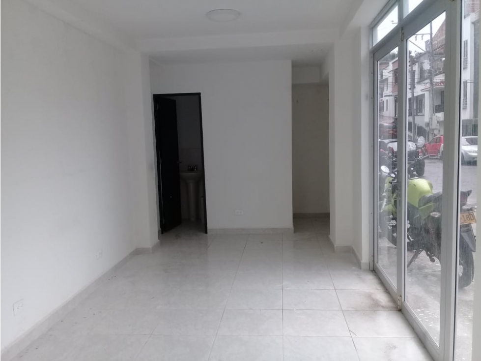 Edificio con 3 Locales y 2 Apartamentos Ingreso Mensual - 3