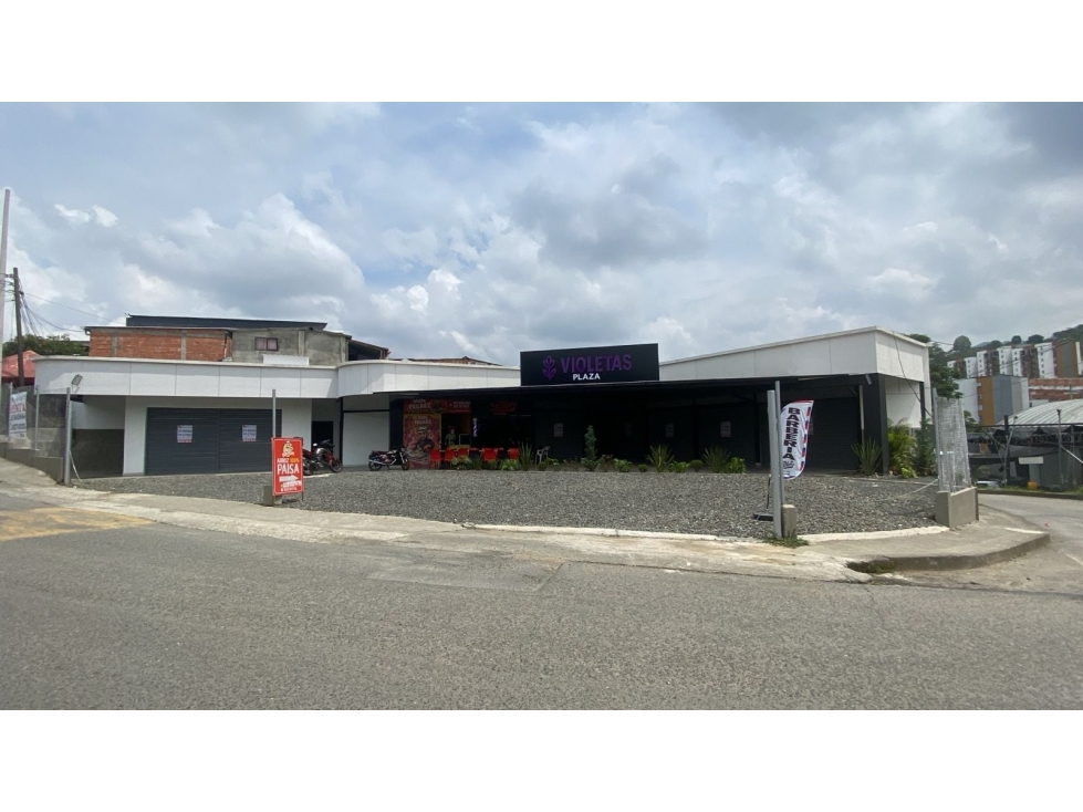 LOCALES EN VENTA FRENTE A D1 - UBICACIÓN DE ALTO FLUJO COMERCIAL - 2
