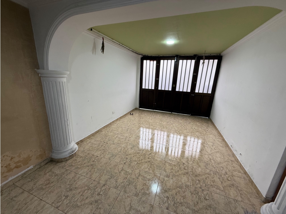 ¡CASA DE 5 HABITACIONES, 3 NIVELES Y MIRADOR EN CENTENARIO! — foto 6