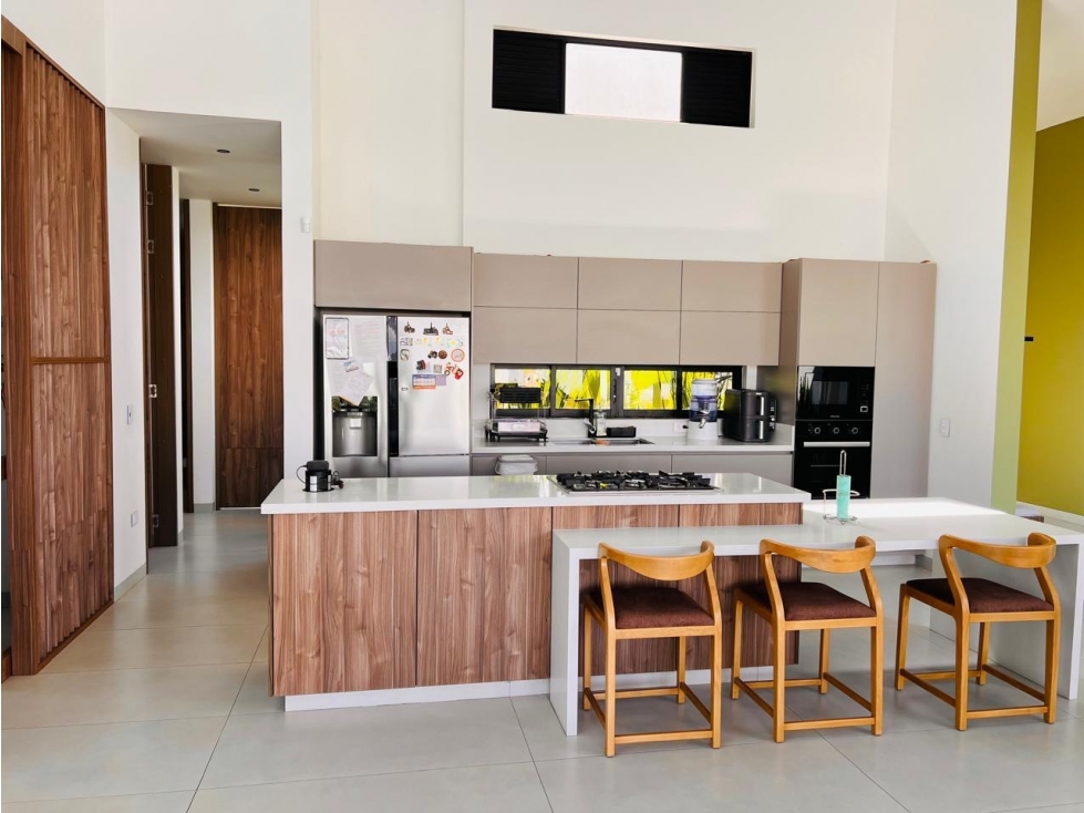 CASA DE LUJO PARA ESTRENAR CONDOMINIO CON PISCINA Y PRIVACIDAD — foto 3