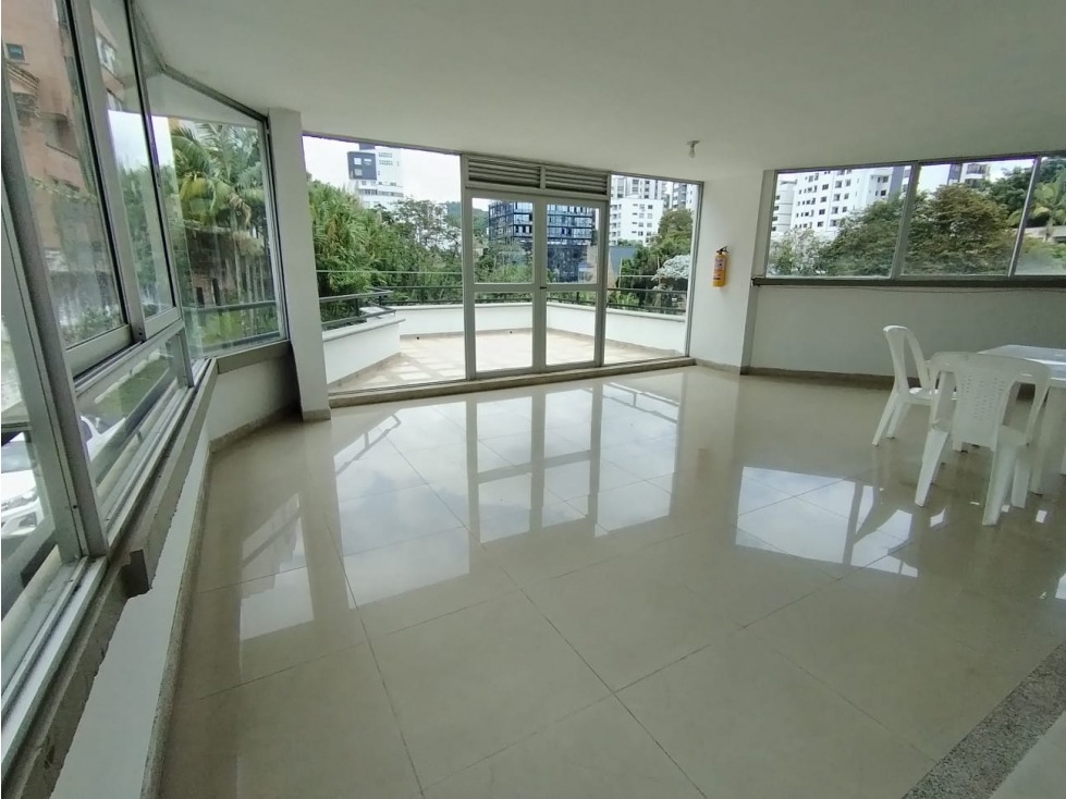 Penthouse en venta, con terraza privada, jacuzzi y 3 parqueaderos — foto 2