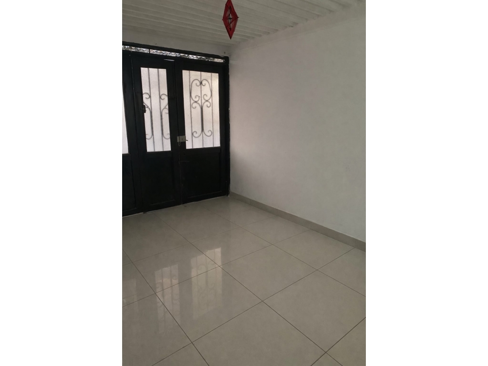 Casa de 3 niveles sobre avenida principal, Dosquebradas — foto 4