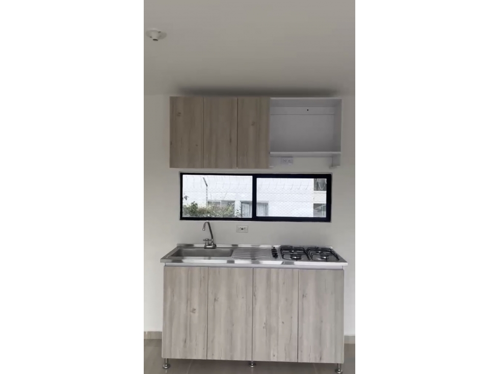 Renta de local nuevo para su próximo negocio - Vía Condina - 3