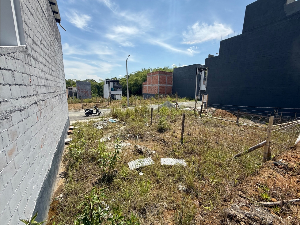 LOTE EN DOSQUEBRADAS - CONSTRUYA SU CASA DE HASTA 3 PISOS - 5