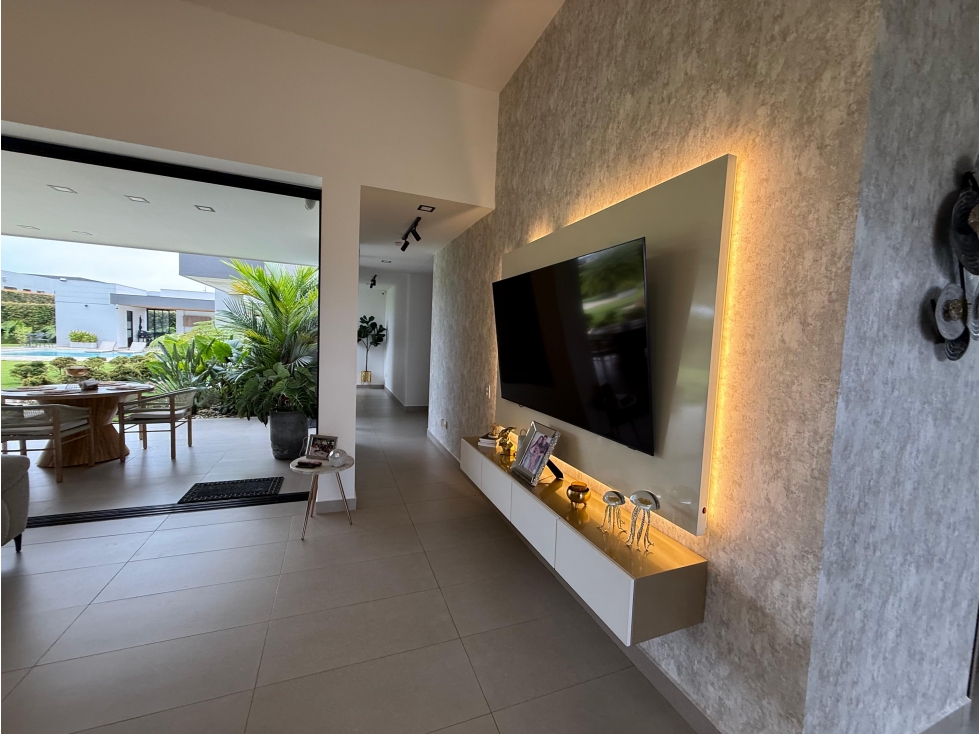 CASA EN VENTA EN CERRITOS CON PISCINA, JACUZZI + ZONAS SOCIALES — foto 5
