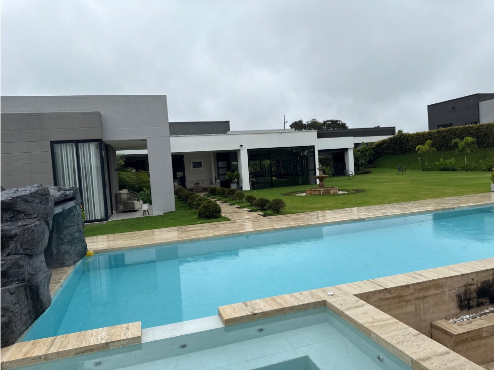 CASA EN VENTA EN CERRITOS CON PISCINA, JACUZZI + ZONAS SOCIALES — foto 3