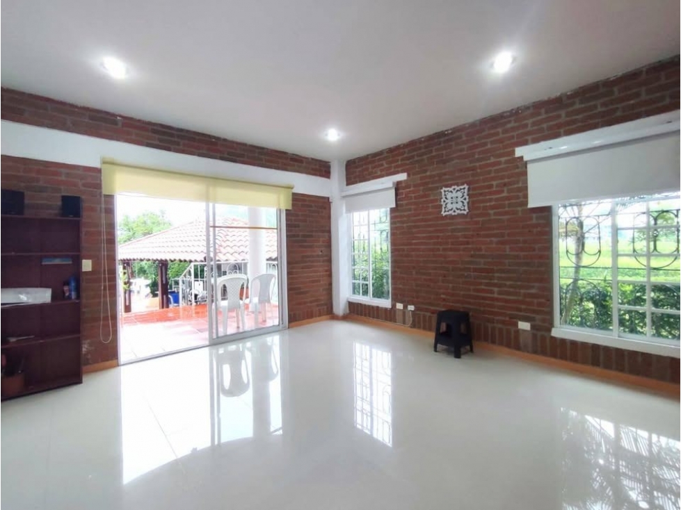 HERMOSA CASA CAMPESTRE EN CERRITOS — foto 5