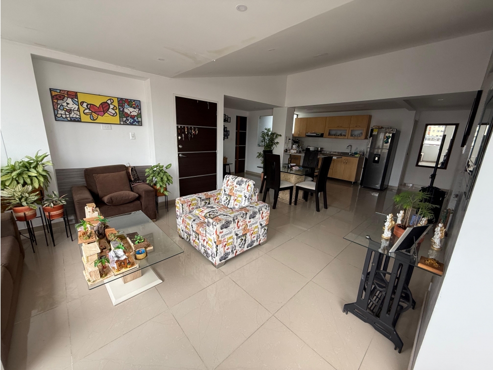 APARTAMENTO GRANDE CON PARQUEADERO EN EL CENTRO DE PEREIRA