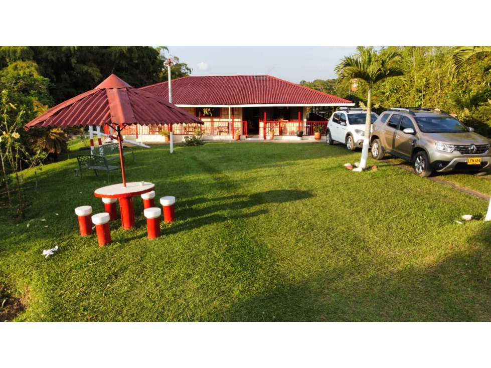 Finca turística operativa con piscina, senderos y alto potencial — foto 3