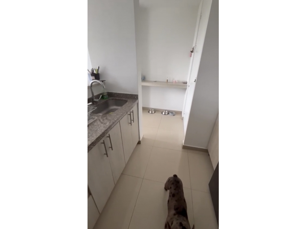 APARTAMENTO EN VENTA 3 HABITACIONES Y PARQUEADERO PROPIO — foto 5