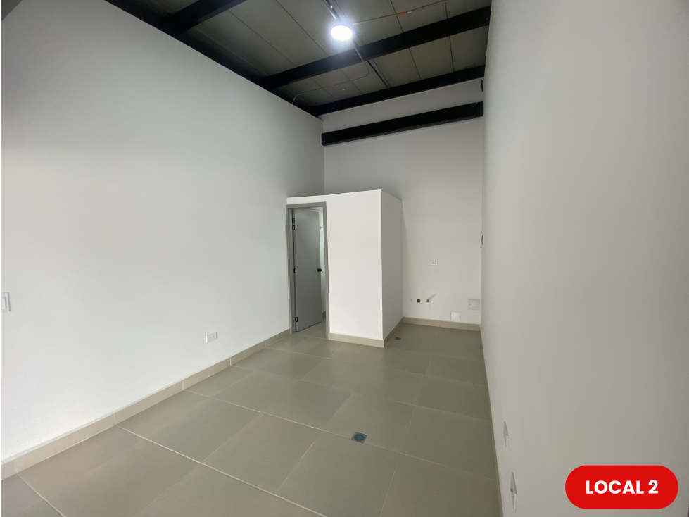 LOCALES EN VENTA FRENTE A D1 - UBICACIÓN DE ALTO FLUJO COMERCIAL - 4