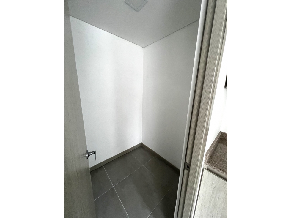Oficina en Renta? Espacio Profesional de 30 M² con Parqueadero - 5