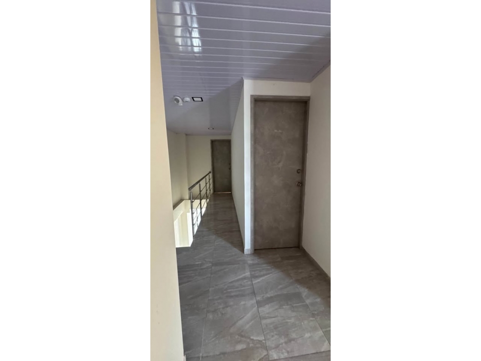 Edificio con apartaestudios, penthouse y local a 3 cuadras de la UTP - 5