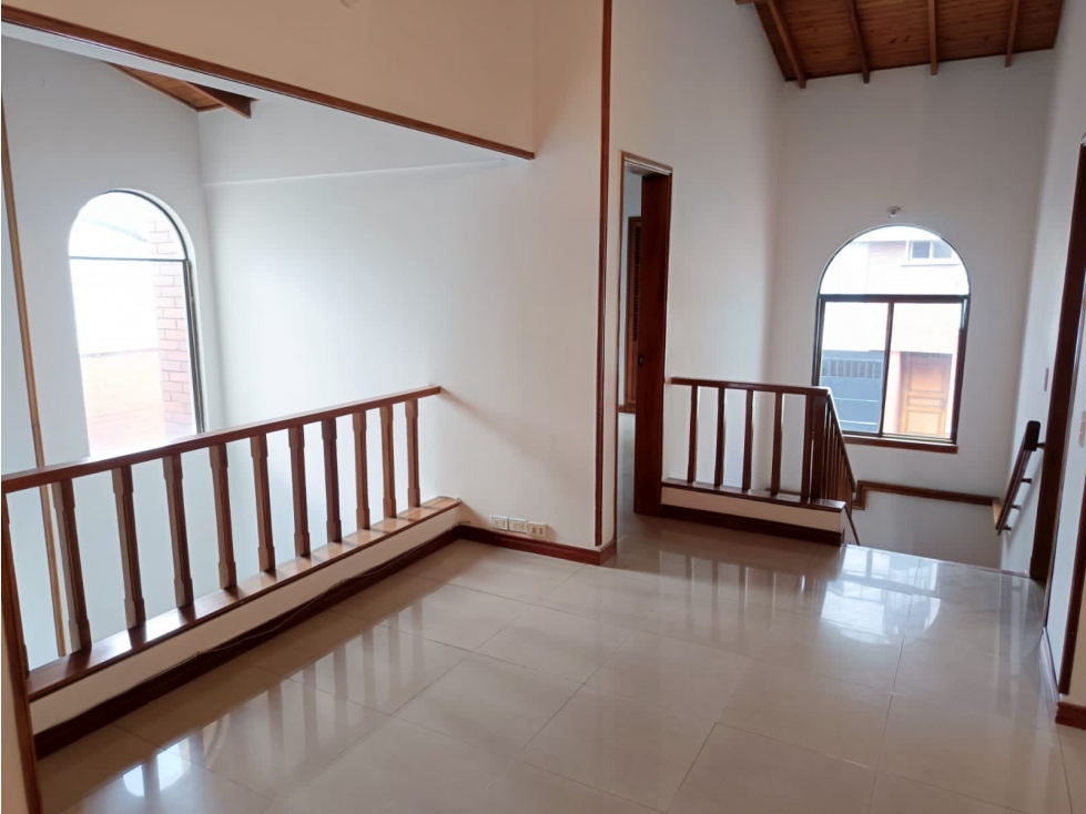 CASA EN ÁLAMOS CON JARDÍN Y GARAJE DOBLE, A 5 MINUTOS DEL CENTRO — foto 3
