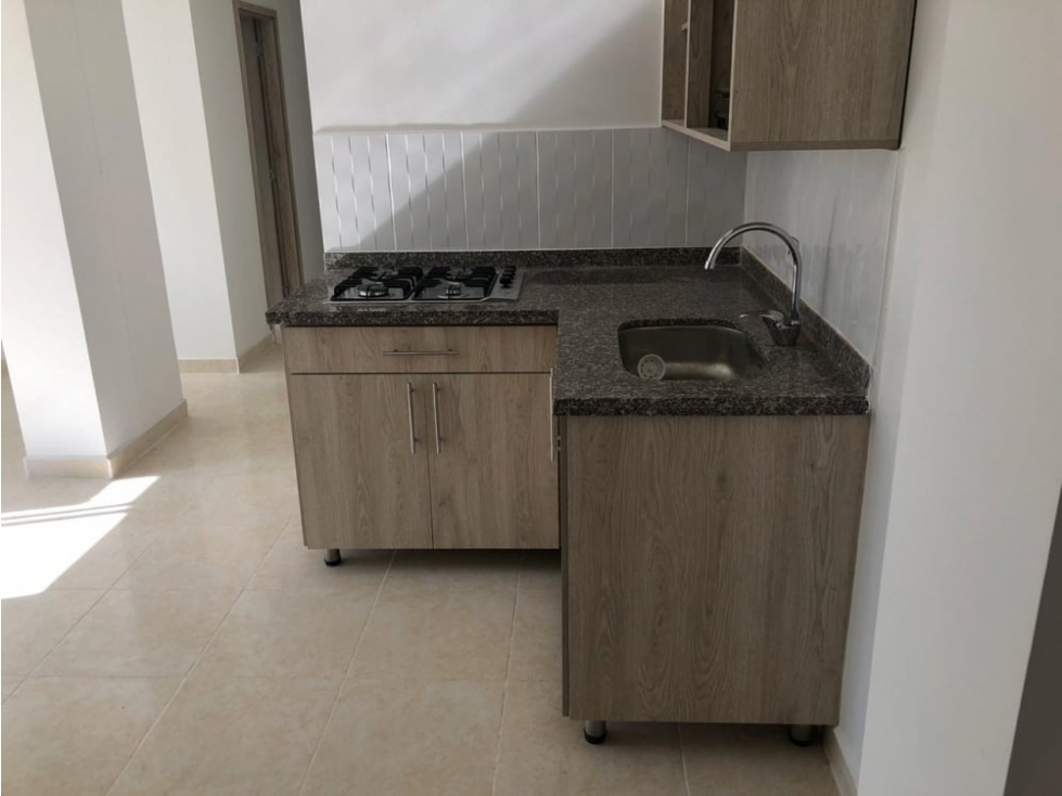 Edificio con 3 Locales y 2 Apartamentos Ingreso Mensual - 5