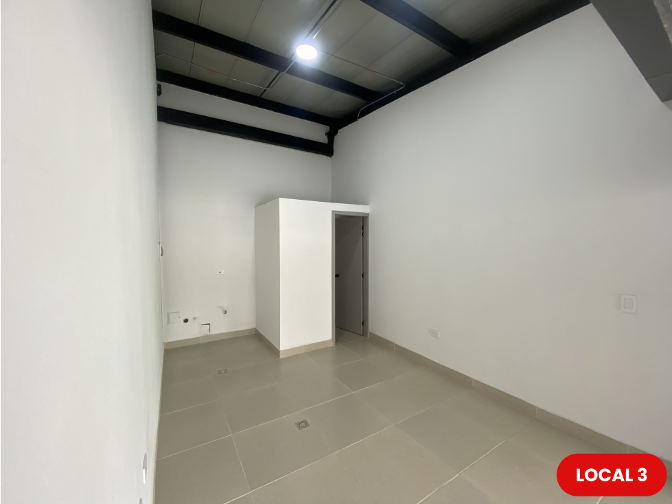 LOCALES EN VENTA FRENTE A D1 - UBICACIÓN DE ALTO FLUJO COMERCIAL - 5