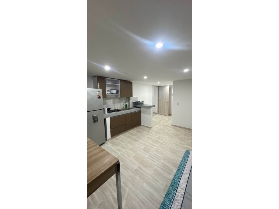 Edificio con apartaestudios, penthouse y local a 3 cuadras de la UTP - 3