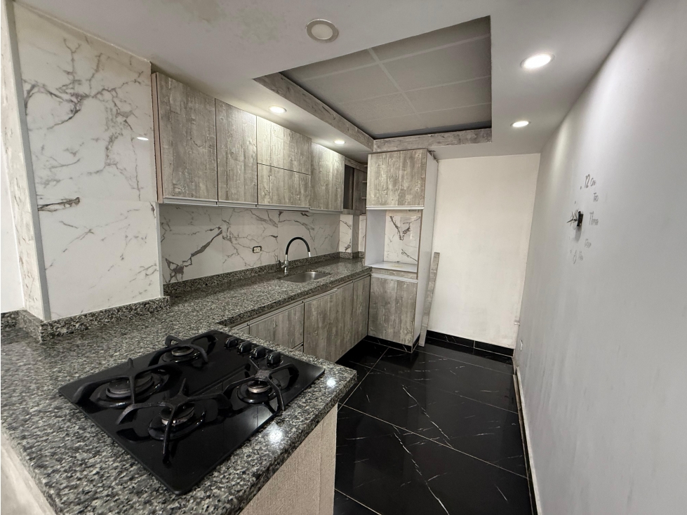 Casa en venta en Dosquebradas - Tres niveles, terraza y estudio — foto 4