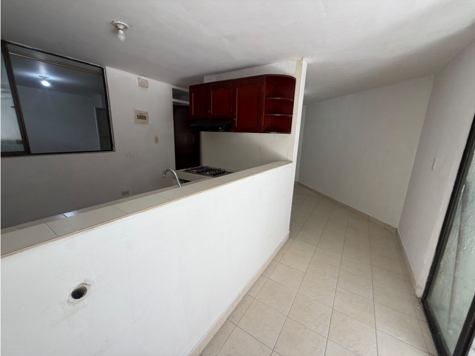 Apartaestudio en Maraya - 48 m², patio y administración incluida — foto 3