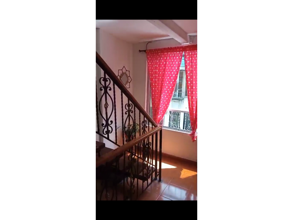 Casa en venta con seis habitaciones, patio y miradores — foto 6